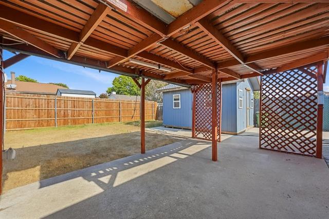 Building Photo - 2425 Oakmont Dr