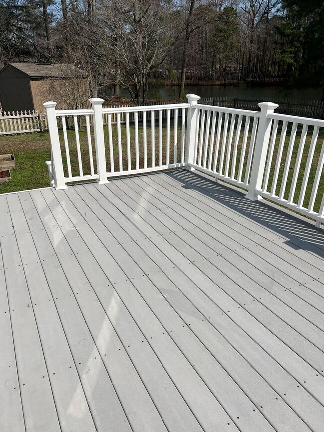 Building Photo - 110 Bugle Ct