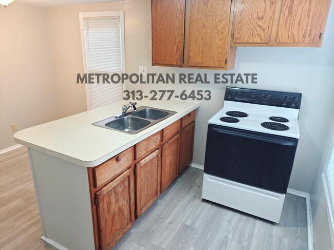 Building Photo - 34639 Brush St