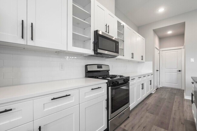 Building Photo - 8440 Berry Brush Ln