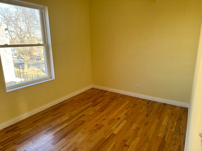 Building Photo - 720 N Homan Ave