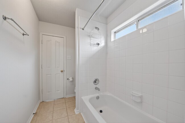 Building Photo - 7907 Swan Hollow Ct