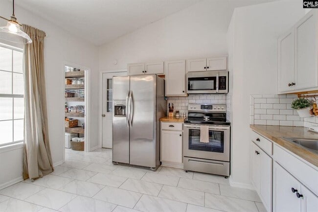 Building Photo - Charming Chapin Ranch in a Cul-de-Sac!