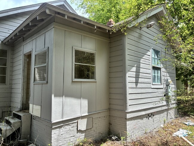 Building Photo - 513 Hoke St
