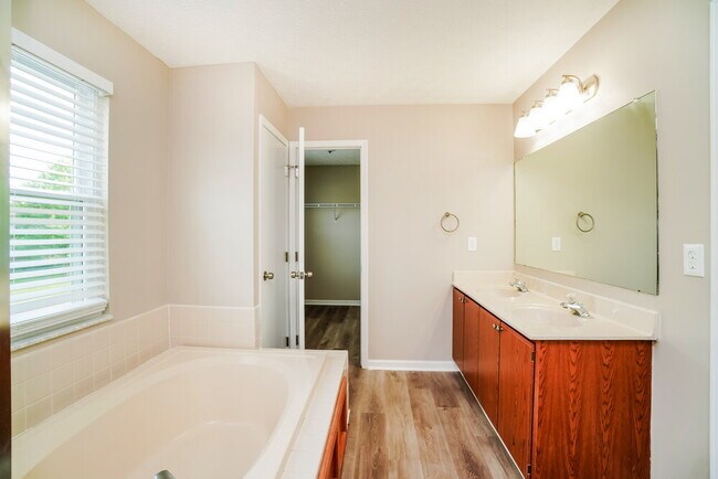 Building Photo - 8435 Priestley Dr