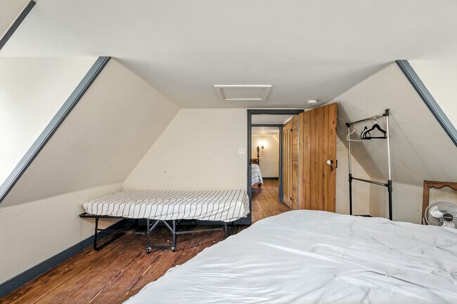 Building Photo - 11826 Colonial Trail W