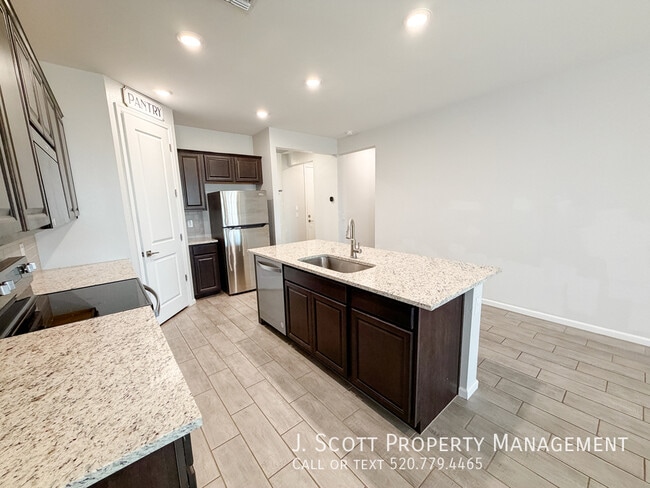 Building Photo - 18266 W Paraiso Dr