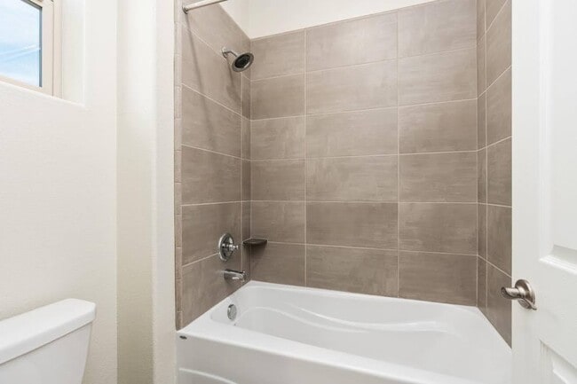 Building Photo - 1383 E Via Azzurra Way