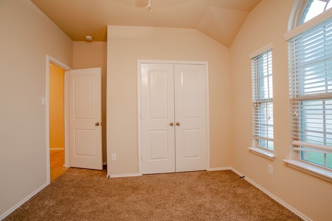 Building Photo - Charming 4/BR 2.5/BA Home for Rent in Hutto!