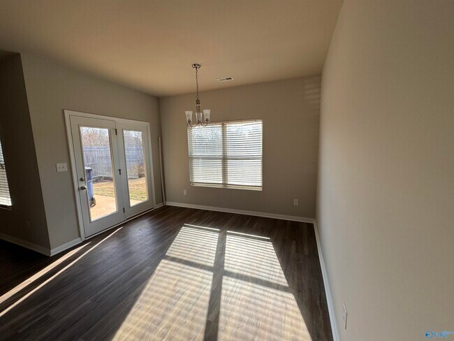 Building Photo - 30000 Abbeywood Ln