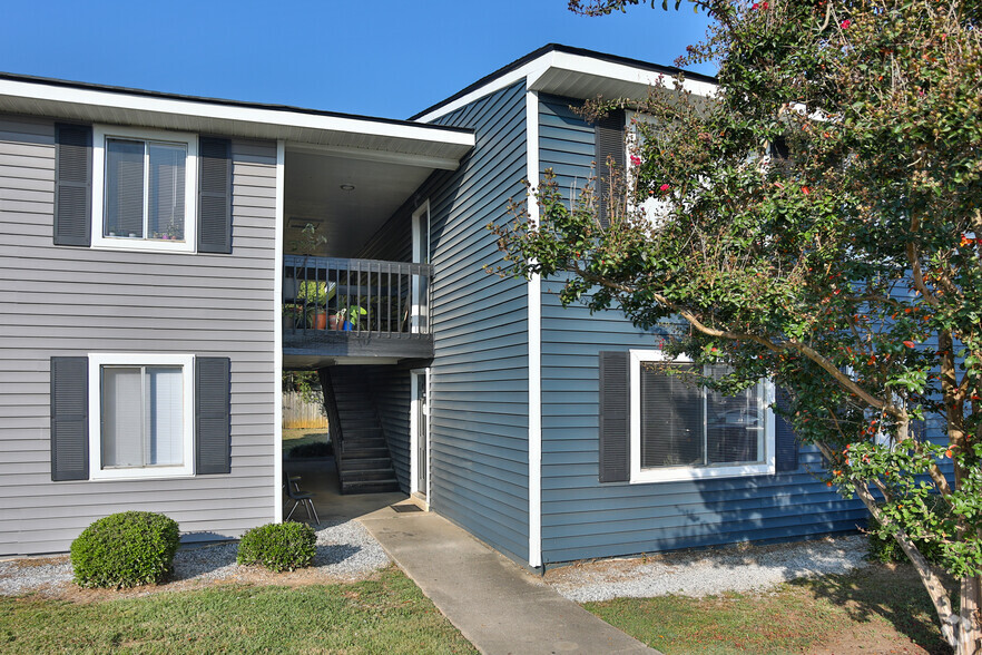 Building Photo - Westgate Apartments