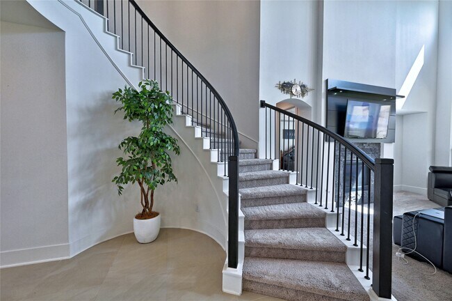 Building Photo - 6211 Shore Ridge Ct