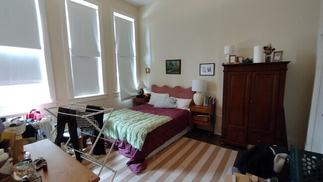 Building Photo - 139 N 4th St