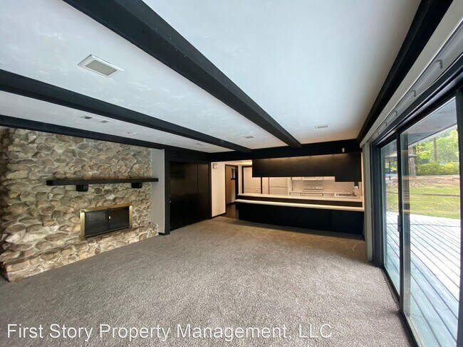 Building Photo - 4 br, 2 bath House - 548 Maclay Road