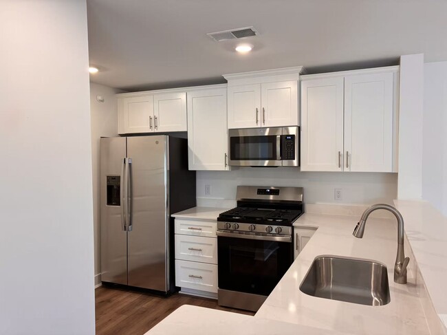 Building Photo - 5302 Mary Ashby Way