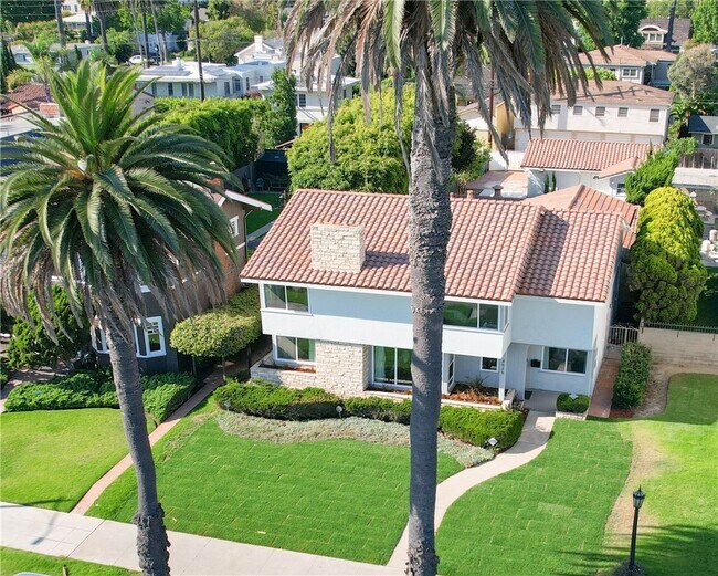 Building Photo - 2525 E Ocean Blvd