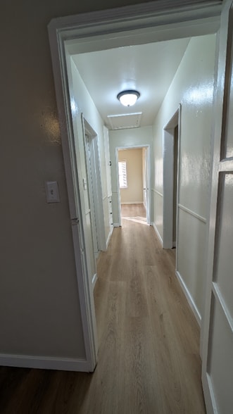 Building Photo - 3166 Cherokee Ave