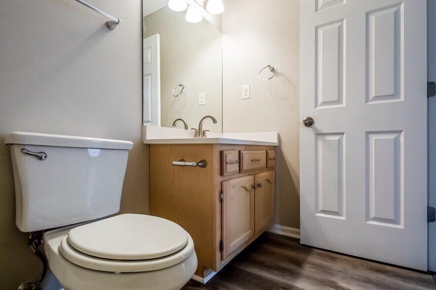 Building Photo - 5863 Stafford Dr