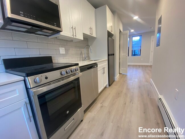 Building Photo - 44 Joy St