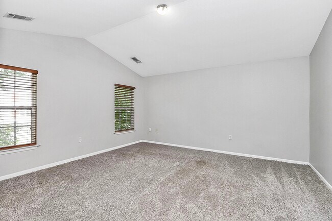 Building Photo - 115 Hunslet Cir