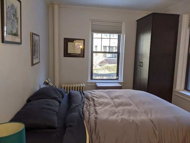 Building Photo - 66 Queensberry St