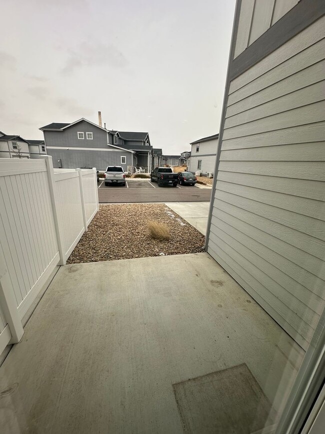 Building Photo - Amazing 3 bedroom townhome in Windsor!