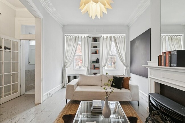 Building Photo - 1228 Catharine St