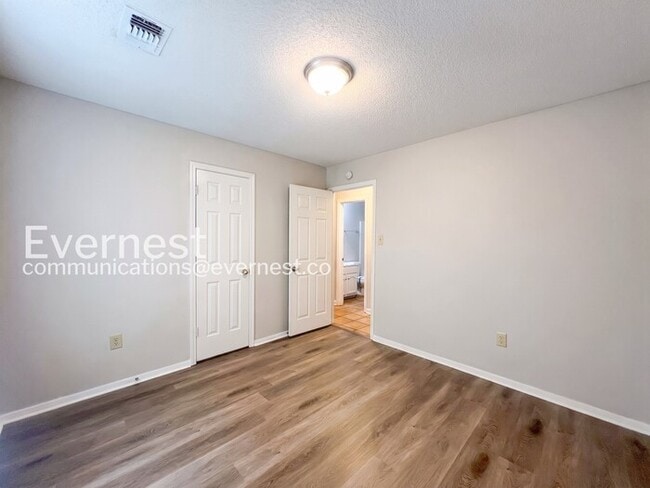 Building Photo - 4286 Brighton Dr