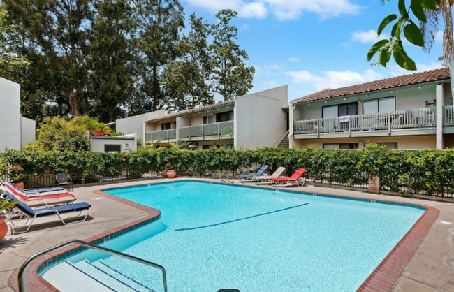 Building Photo - One Bedroom One Bath La Goleta Condo