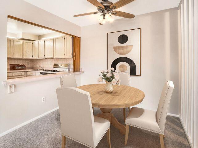 Building Photo - 2025 E Greenwich Ave