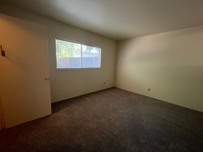 Building Photo - 2358004/85