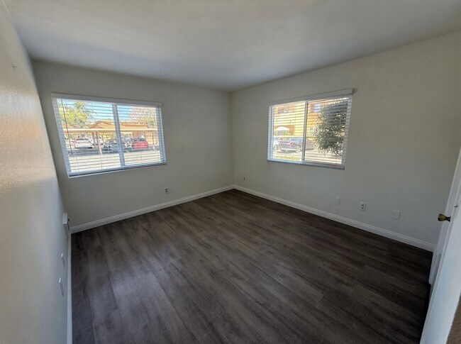 Building Photo - 214 Woodland Pkwy