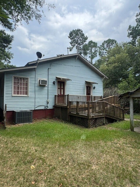 Building Photo - 308 S Jackson St