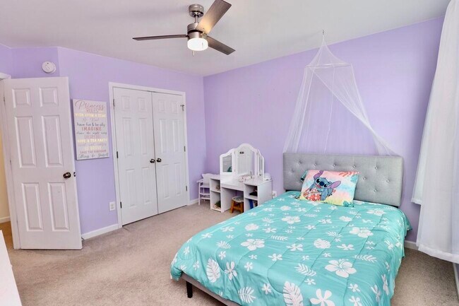 Building Photo - 3260 Matthews Dr