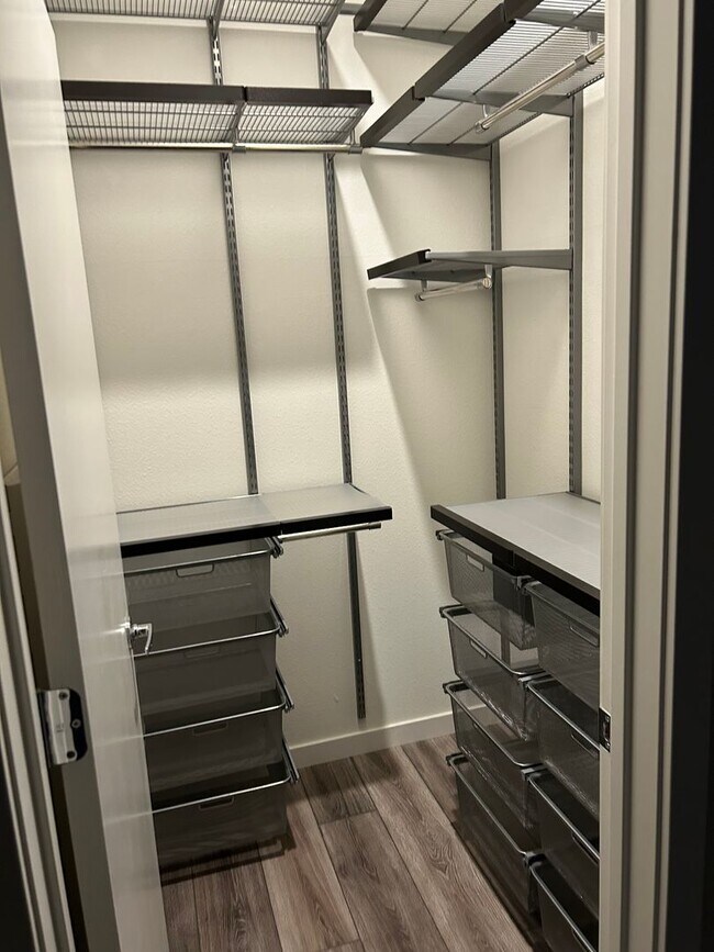 Building Photo - Modern 2-Bedroom Condo Near Downtown Sacramento