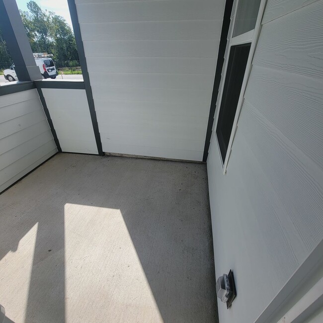 Building Photo - 3BR/2.5BA Townhome in Terraces at Farmington; Great Schools!