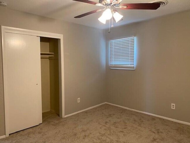 Building Photo - READY NOW! COME CHECK IT OUT!