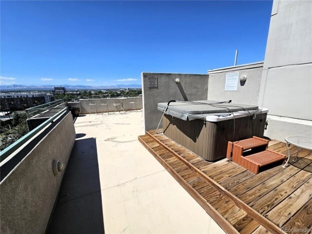 Building Photo - 601 W 11th Ave