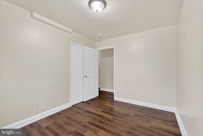 Building Photo - 3207 11th Pl SE