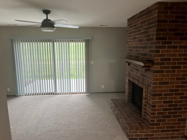 Building Photo - 3584 Neerpark Dr