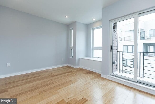 Building Photo - 2230 Frankford Ave