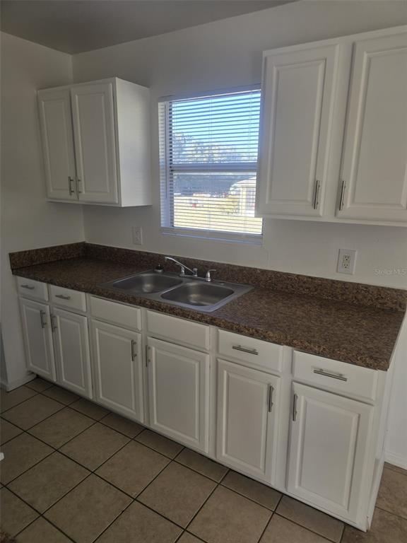 Building Photo - 701 W Beresford Rd