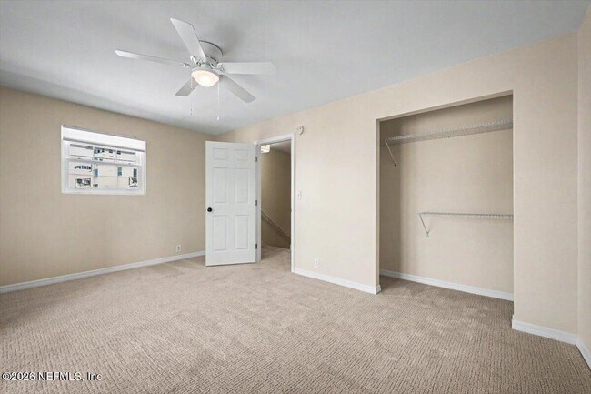 Building Photo - 22 Comares Ave