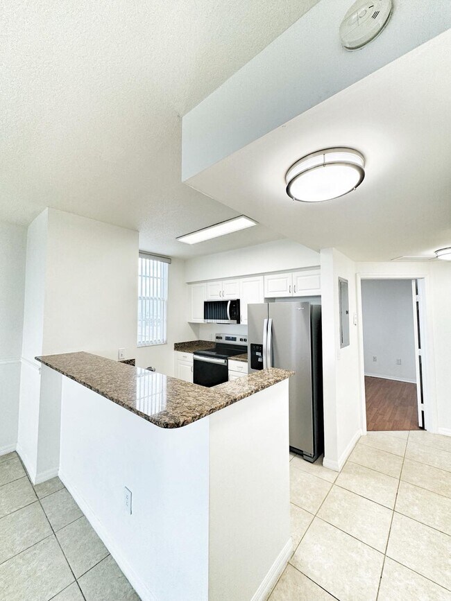 Kitchen - 215 SW 42nd Ave