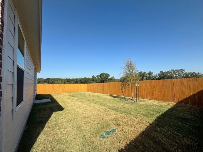 Building Photo - 401 Meadows Ln