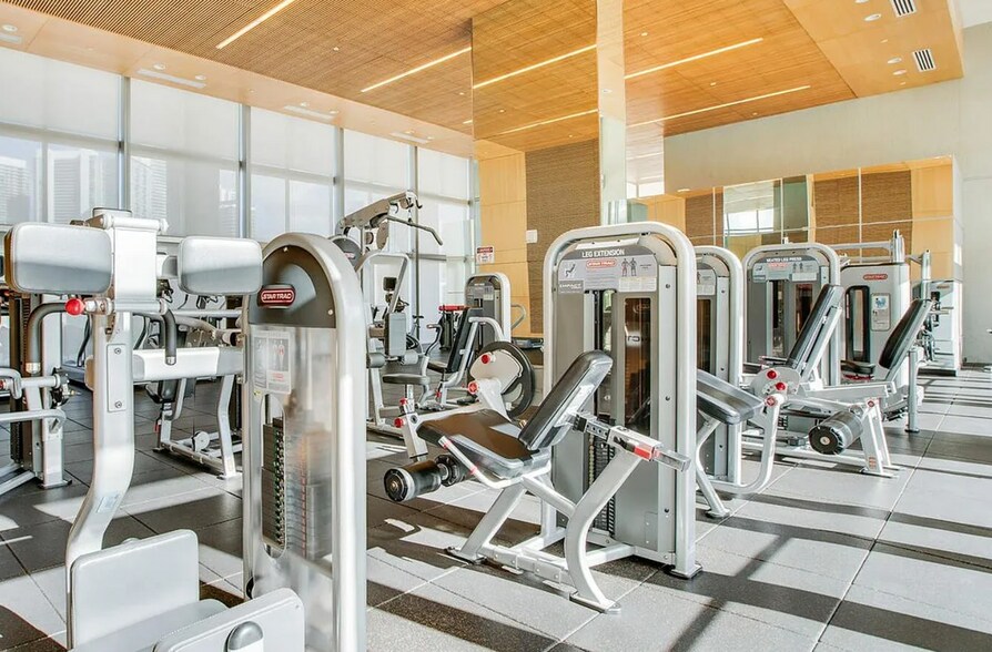 Building Photo - 3451 NE 1st Ave