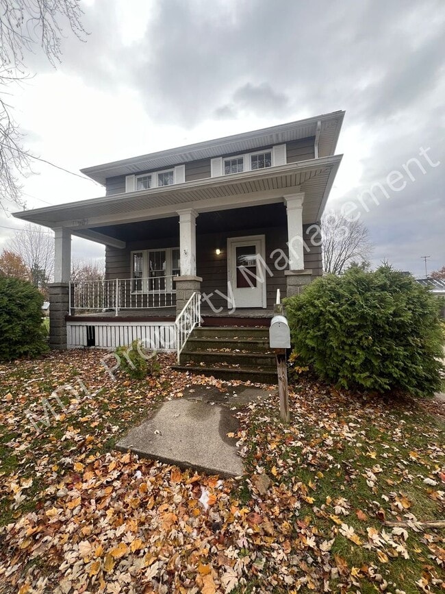 Primary Photo - 3 bed 1 bath Home!