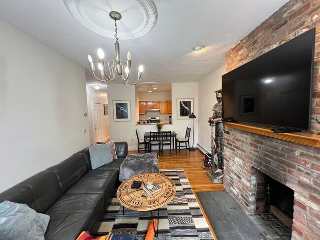 Building Photo - $4650 South End Penthouse Unit with Roof D...