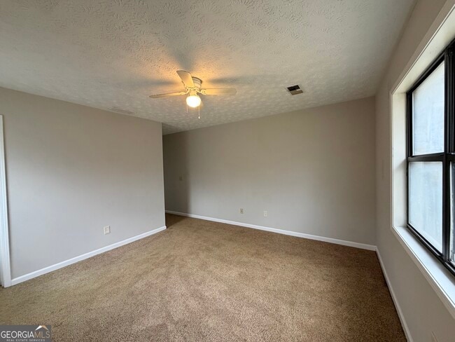 Building Photo - 102 Kimberly Way SW