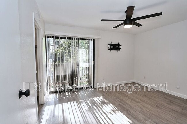 Building Photo - 9 Derow Ct